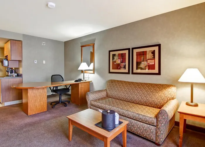 Ramada By Wyndham Ponoka