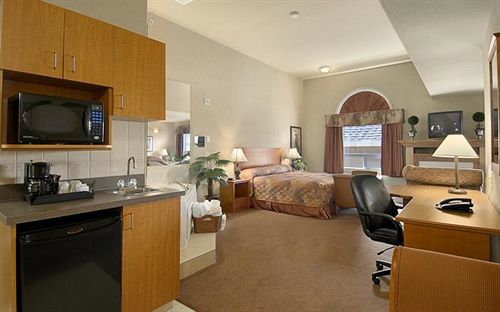 Hotel Ramada By Wyndham Ponoka