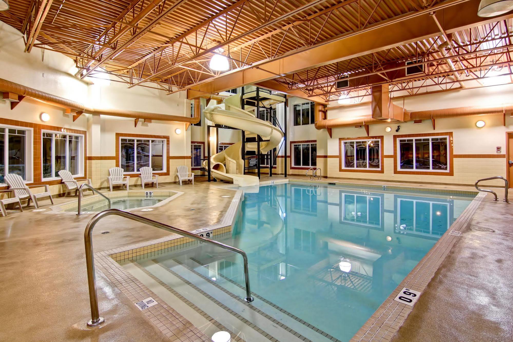 Ramada By Wyndham Hotel Ponoka