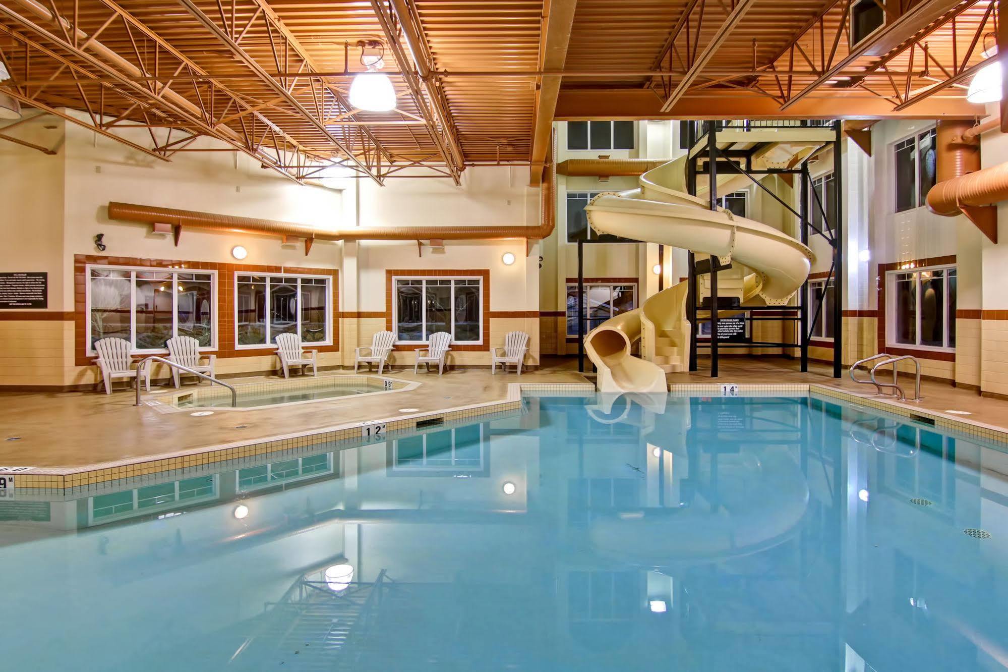 Ramada By Wyndham Ponoka